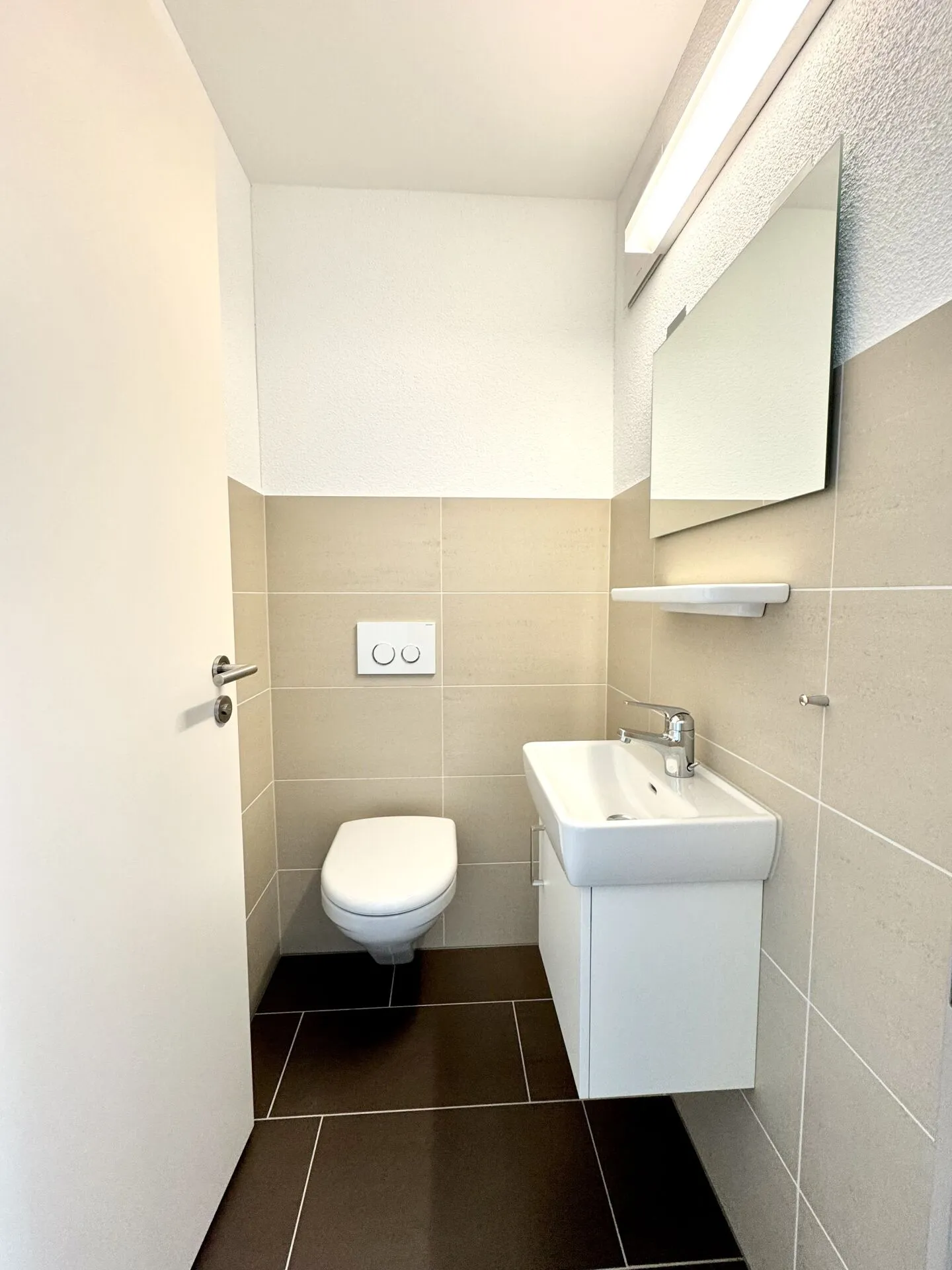 Appartamento mansardato di 4,5 stanze a Tuggen - Foto 4 di 11