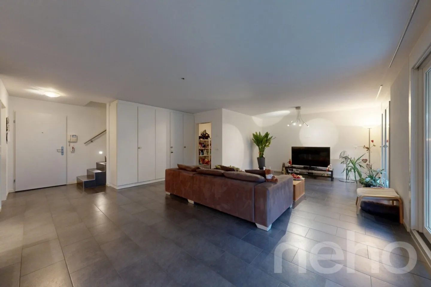 Modern 4.5-room garden maisonette apartment in Stäfa - Photo 1 of 12