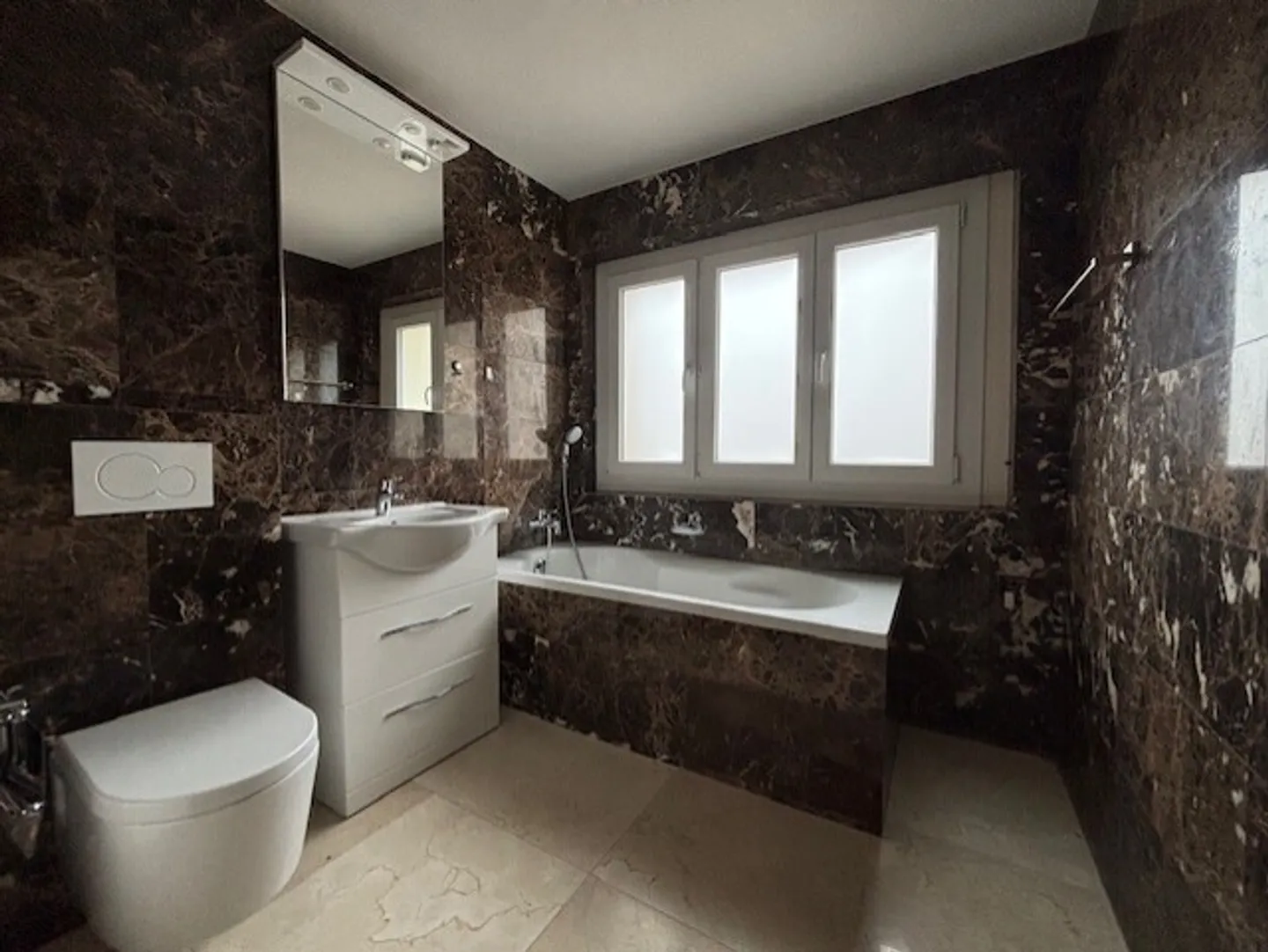 Appartamento luminoso 4,5 locali - Foto 5 di 11