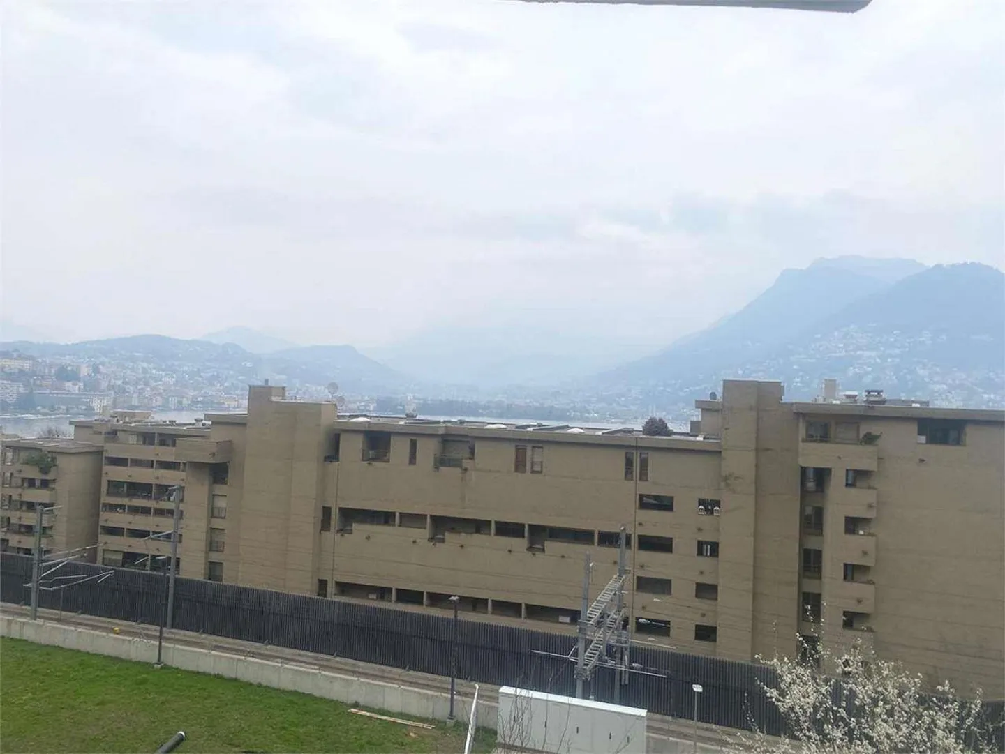 Komfortable 3,5-Zimmer-Wohnung mit teilweisem Seeblick - Foto 7 von 13