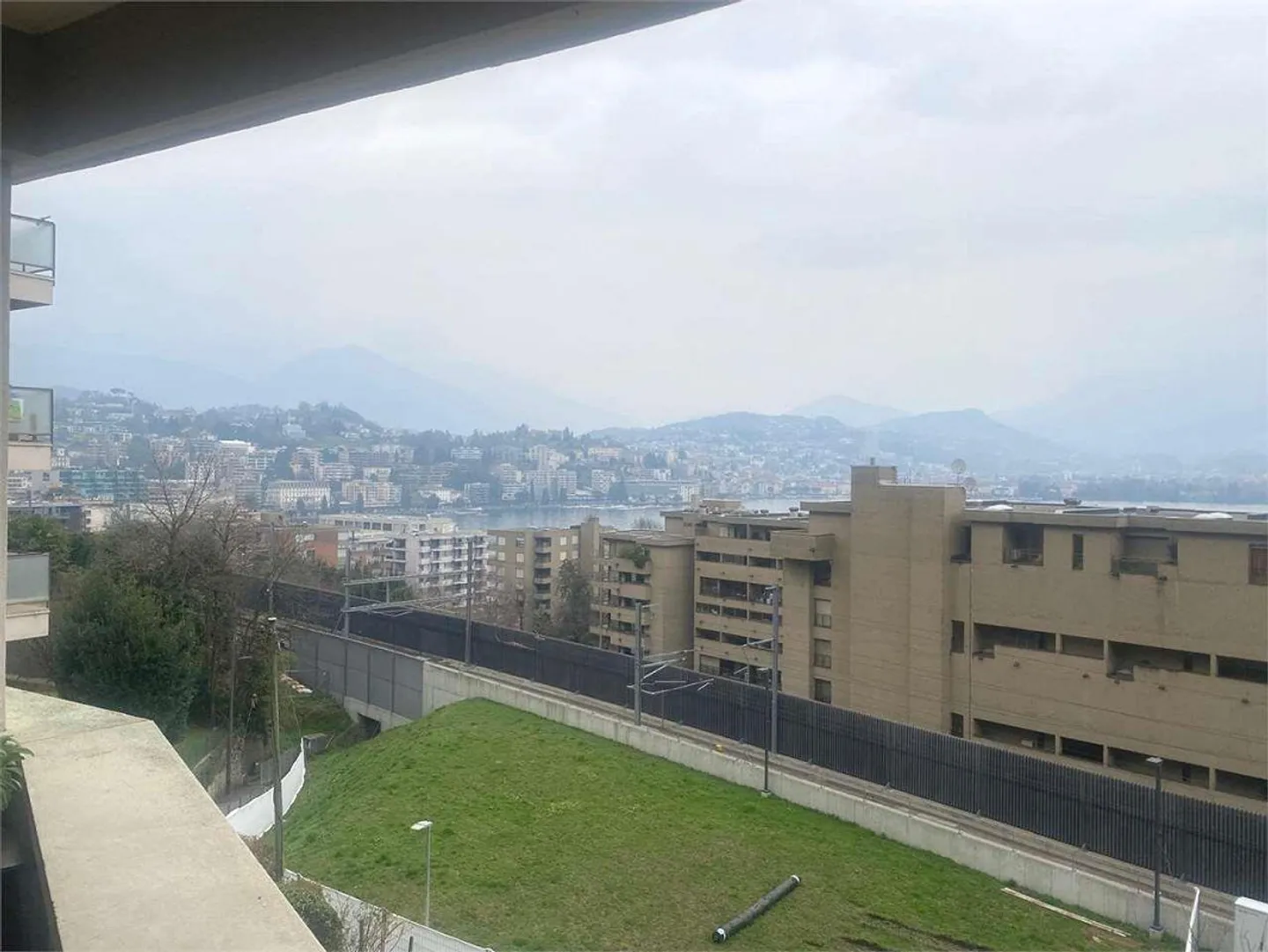Komfortable 3,5-Zimmer-Wohnung mit teilweisem Seeblick - Foto 8 von 13