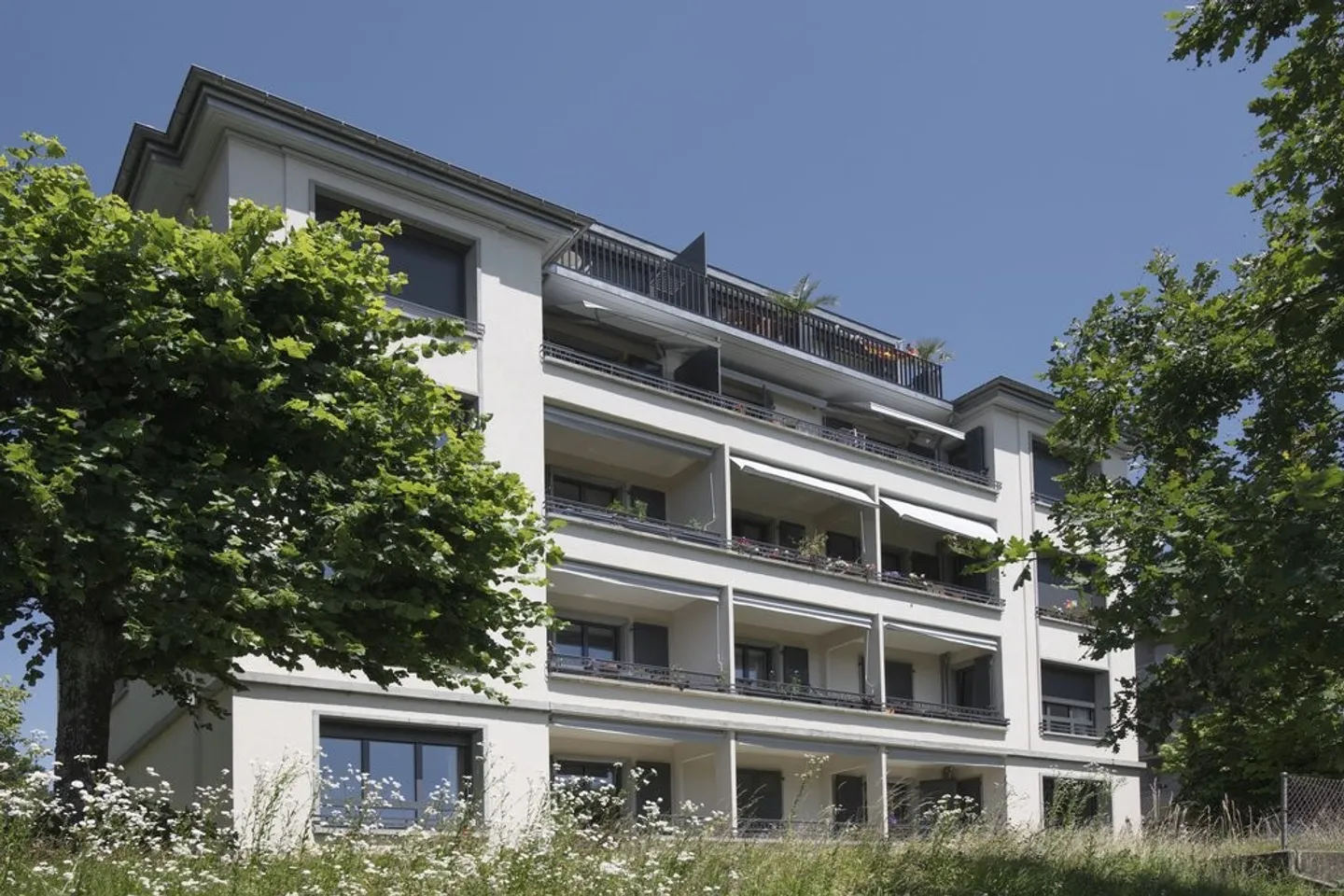 Posto Auto Esterno Vicino al CHUV - Foto 1 di 1