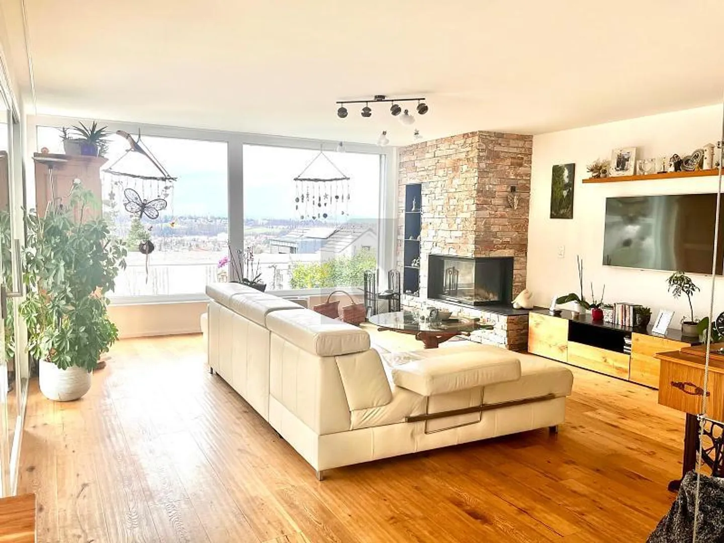 GIARDINO CON PISCINA E TASSO DI AFFITTO ATTRATTIVO - Foto 2 di 6