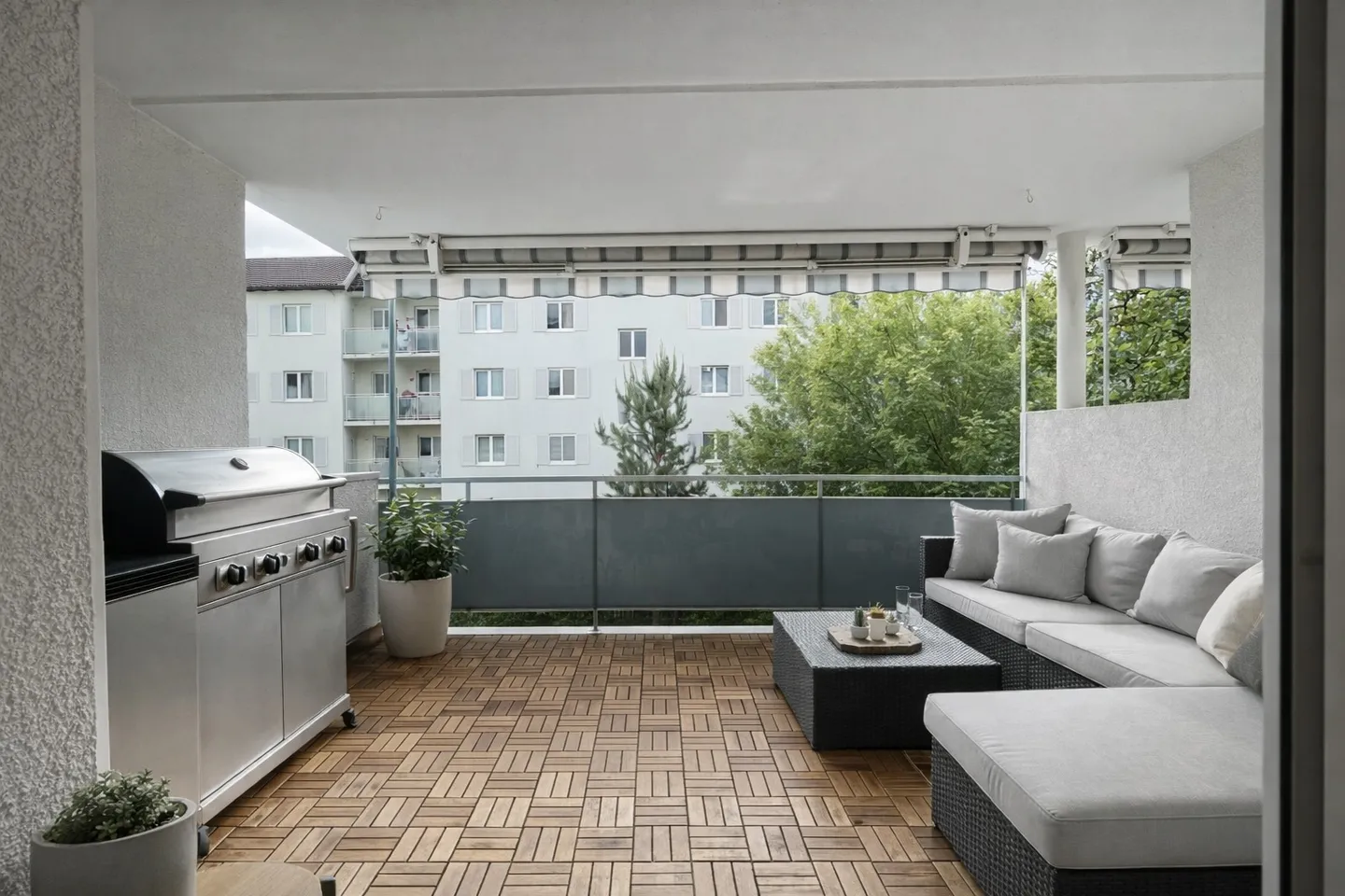 3.5 room apartment in a strong development location - Photo 3 of 7