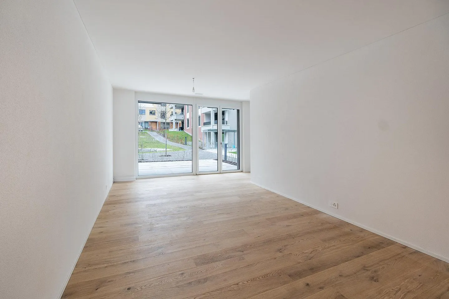 Maison individuelle en rangée familiale dans un emplacement de choix ! - Photo 3 sur 13