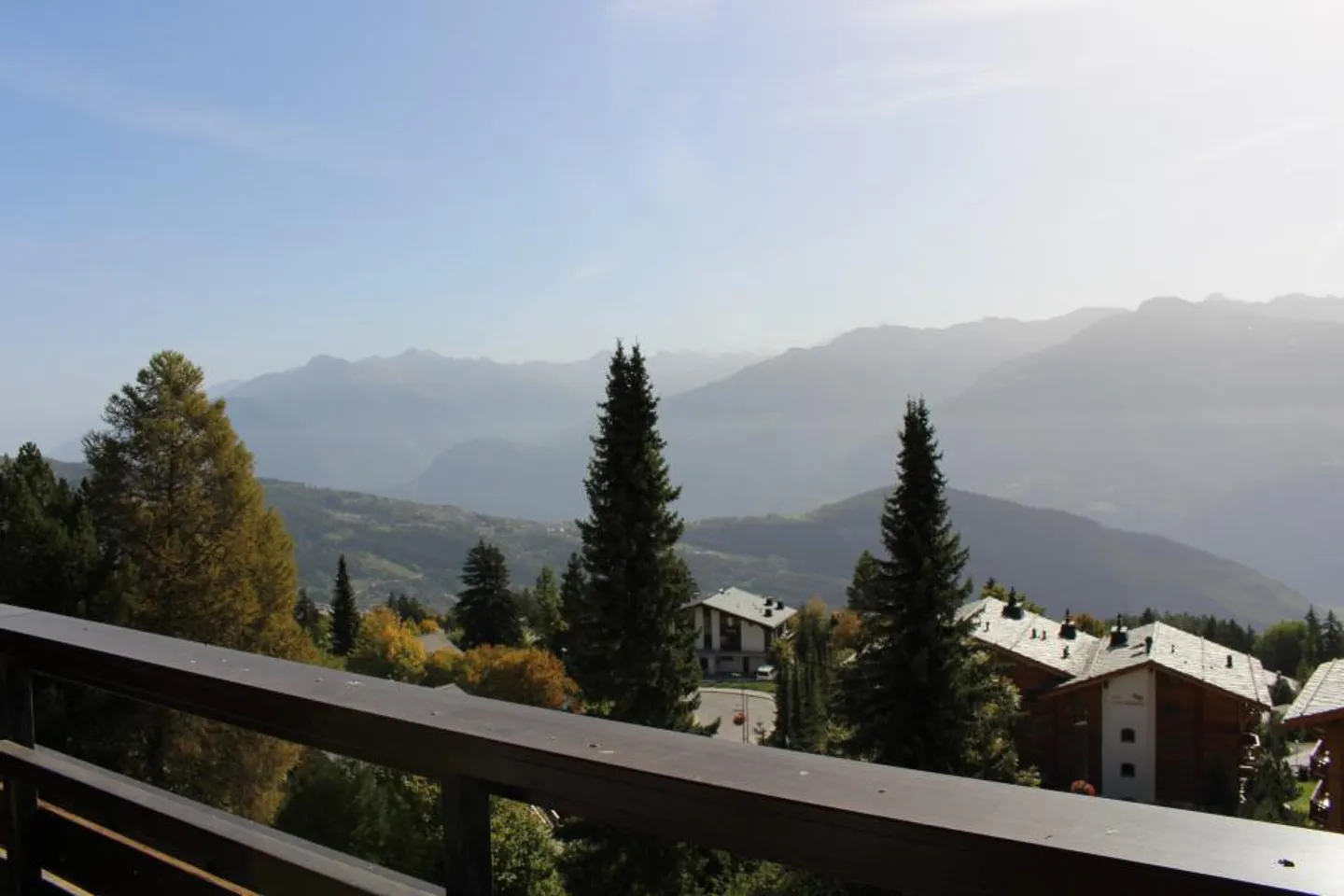 Appartement en location hebdomadaire dans la zone piétonne de la place du village - Photo 9 sur 13
