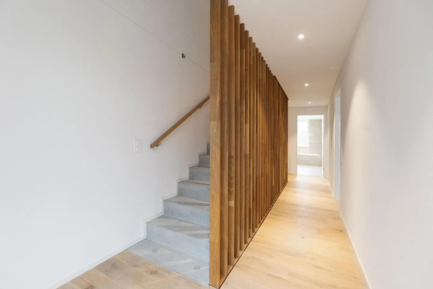 Maison individuelle en rangée familiale dans un emplacement de choix ! - Photo 4 sur 13