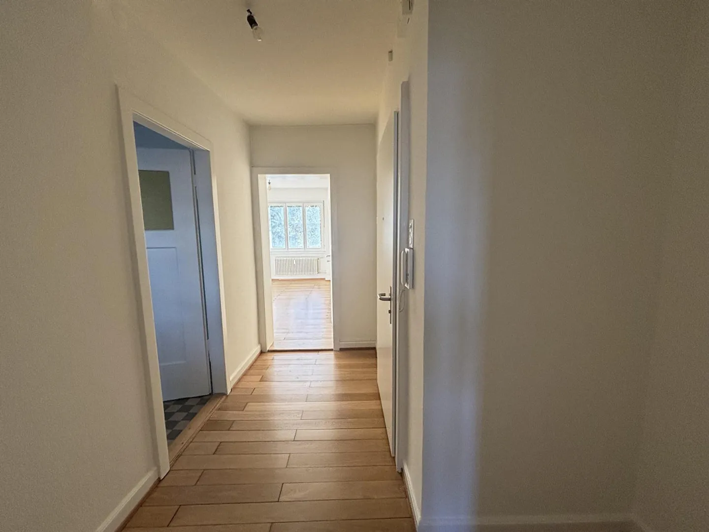 Ampio appartamento di 1 camera sul Reno - Foto 2 di 6