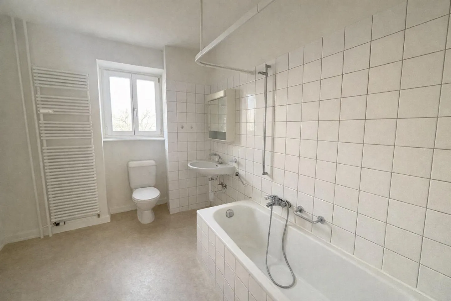 Ampio appartamento di 1 camera sul Reno - Foto 4 di 6