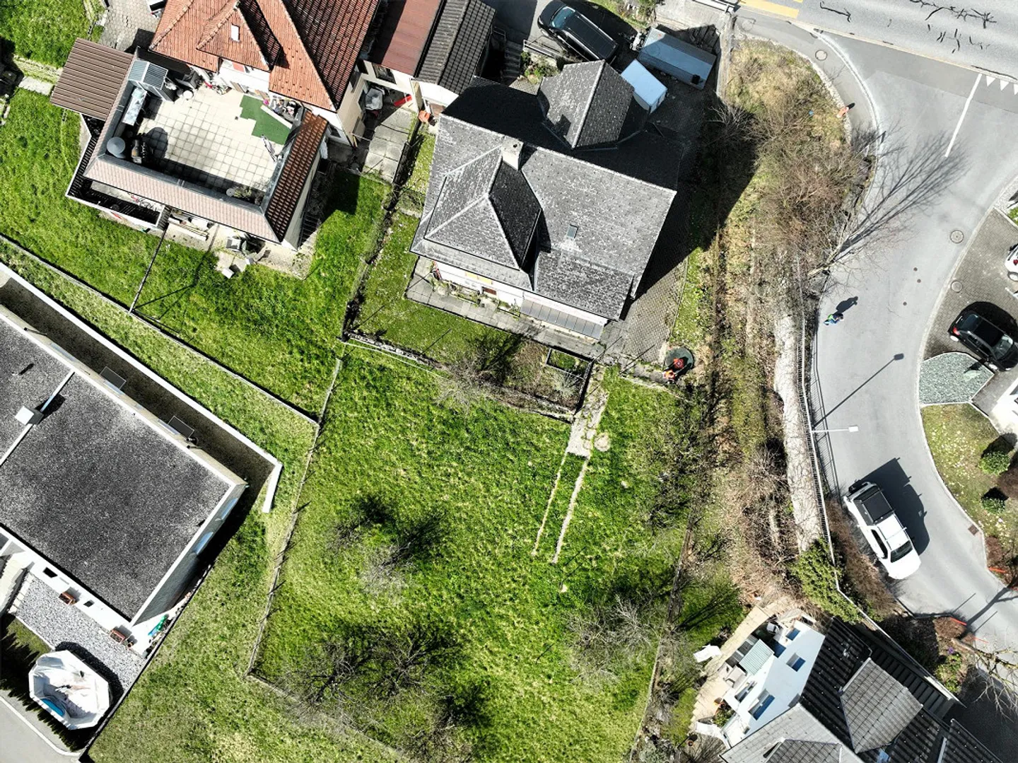 Large building plot for sale in a prime location - Photo 1 of 6