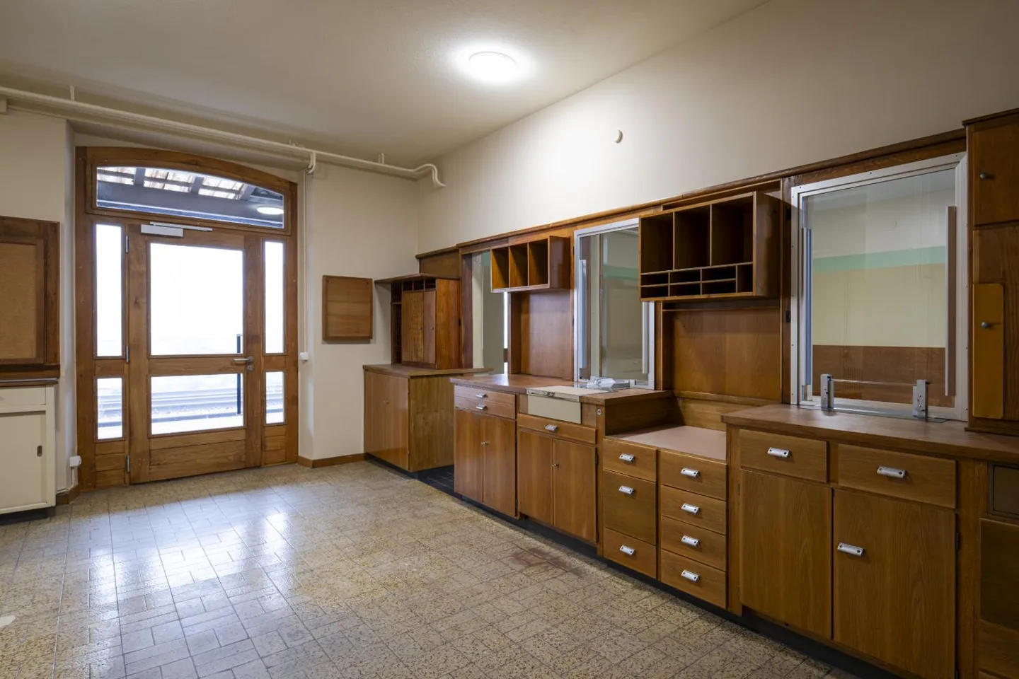 Newly renovated office space at Kerzers train station - Photo 4 of 6