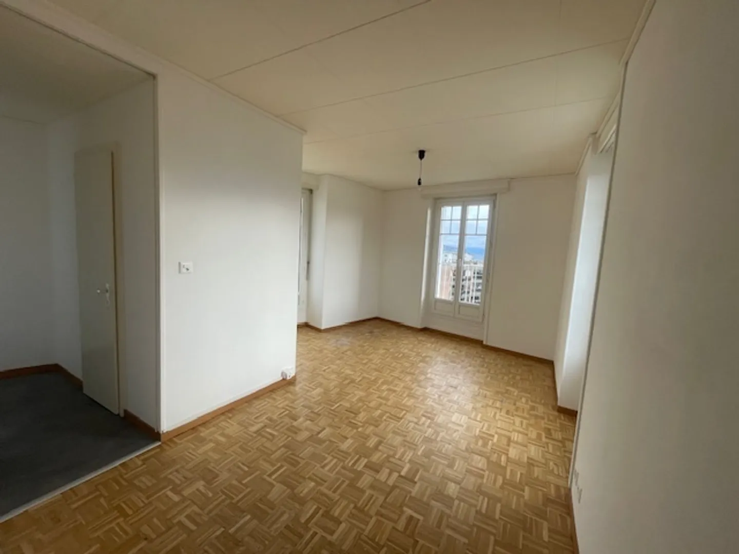 Studio im 4. Stock ideal gelegen - Foto 1 von 4