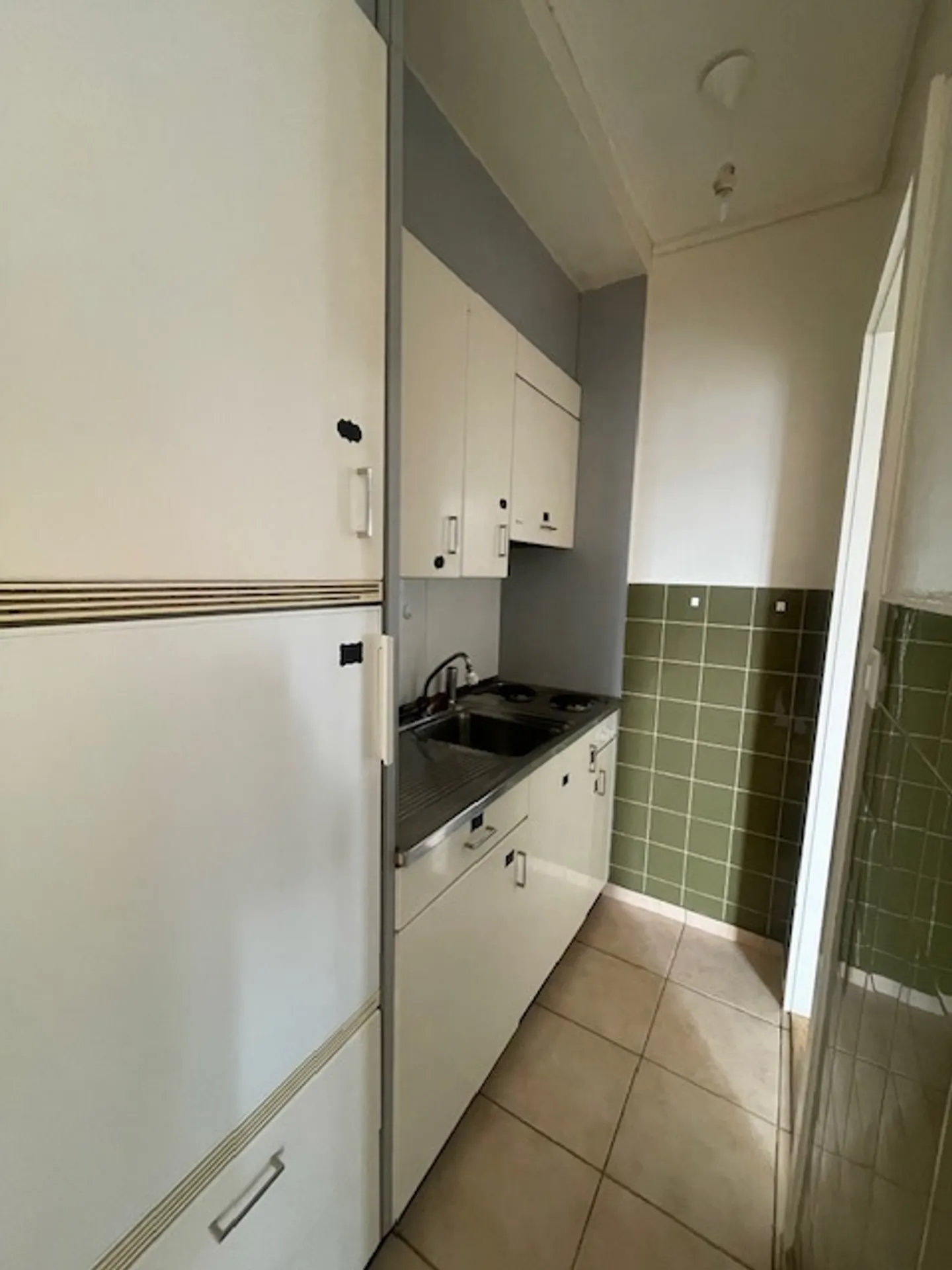 Studio im 4. Stock ideal gelegen - Foto 3 von 4