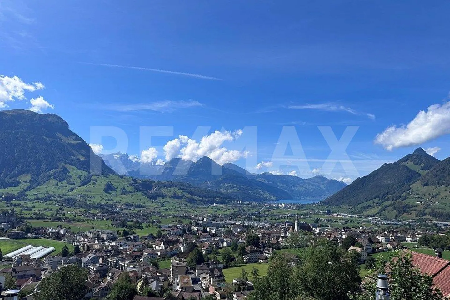 Eagle's Nest, 7-Room Villa with Panoramic View, Winter Garden & Indoor Pool, 220 m² NWF, Schwyz (SZ) - Photo 4 of 13