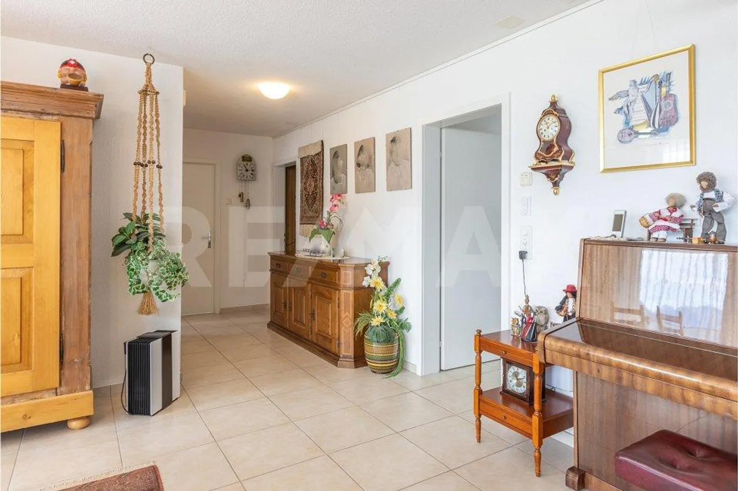 Eagle's Nest, 7-Room Villa with Panoramic View, Winter Garden & Indoor Pool, 220 m² NWF, Schwyz (SZ) - Photo 7 of 13