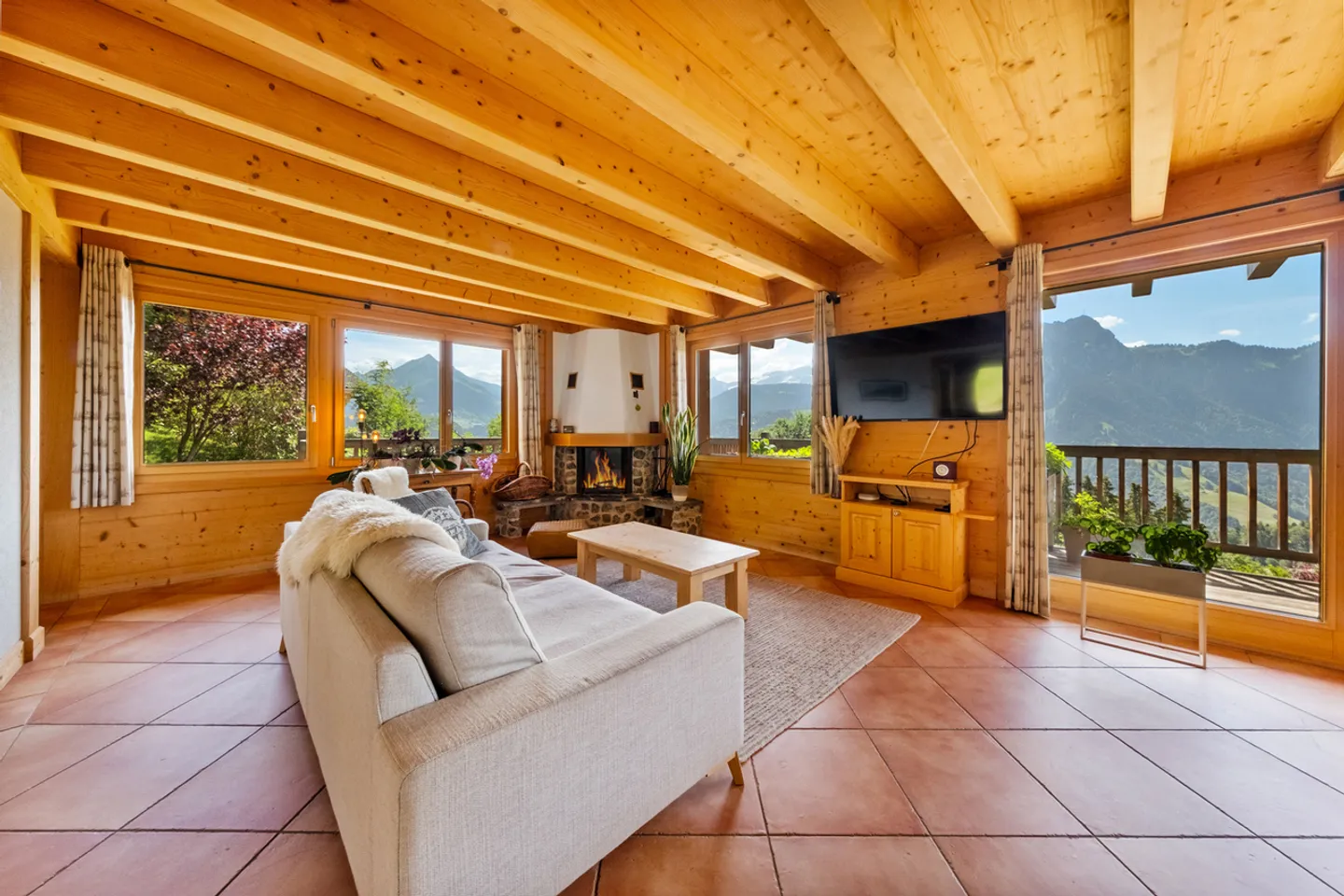 Chalet Charmant avec Vue sur les Montagnes - Photo 4 sur 12
