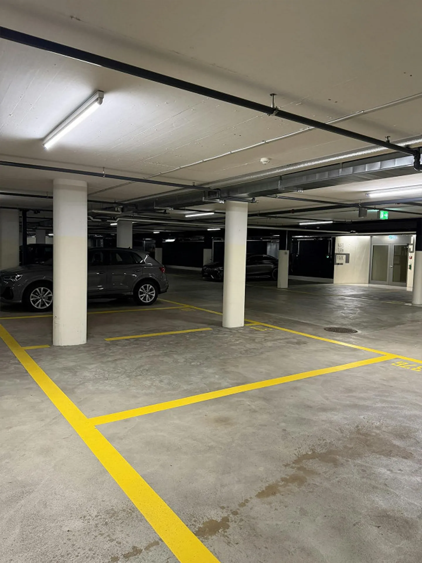 Underground parking space for rent in Hardturmpark - Photo 4 of 8