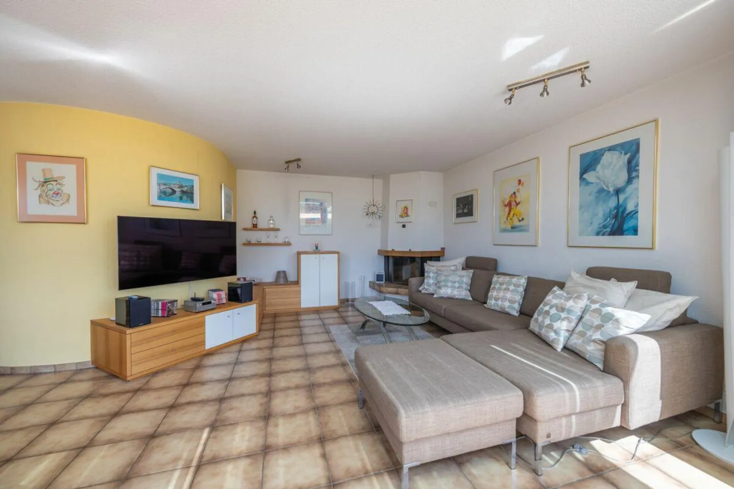7.5-Zimmer-Wohntraum mit Weitblick und Gartenparadies - Foto 2 von 30
