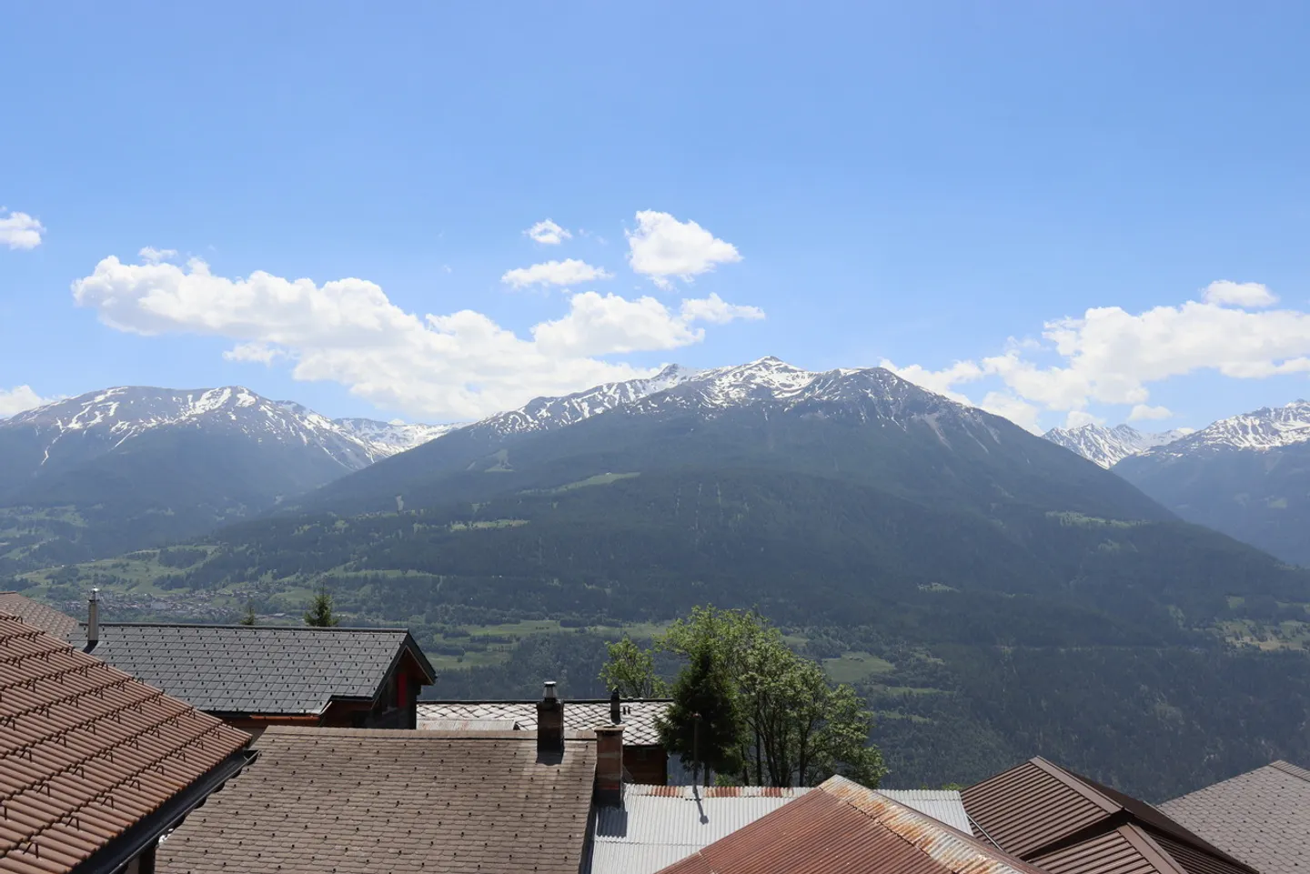 Sunny holiday home with mountain panorama - Charm & modern coziness - Photo 2 of 17