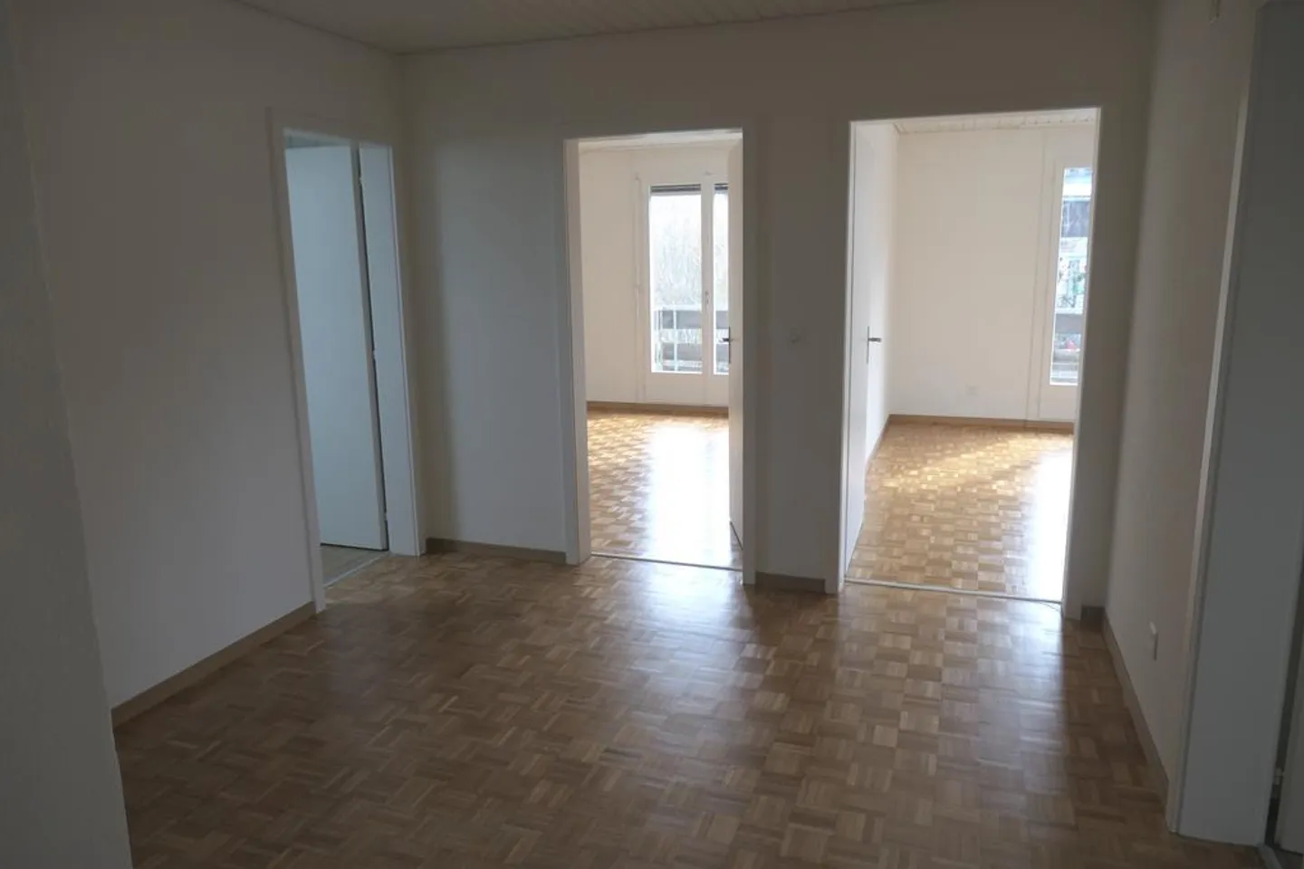 Grosszügige 3.5-Zimmerdachwohnung mit Balkon - Foto 6 von 12