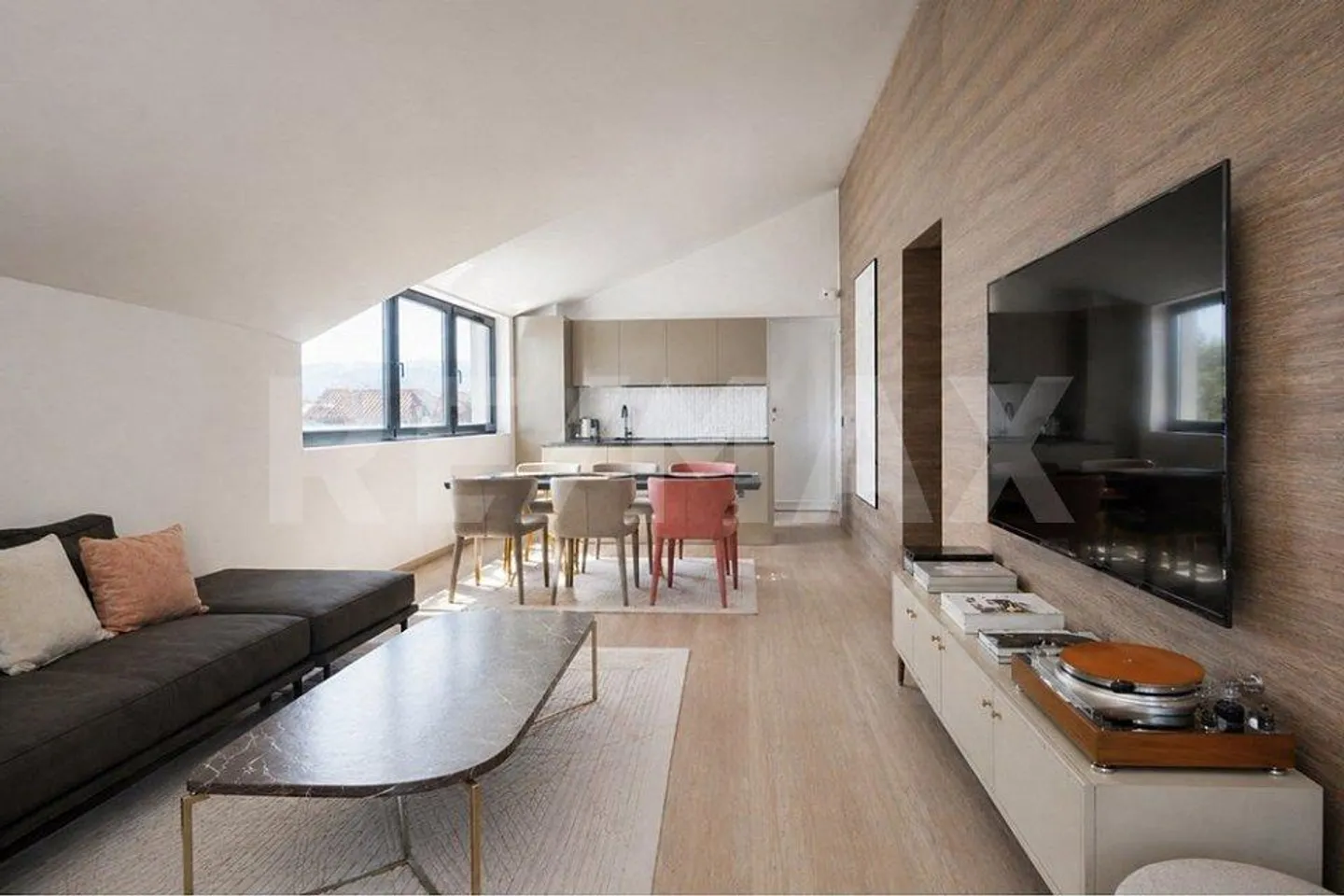Attique à vendre - Photo 1 sur 7