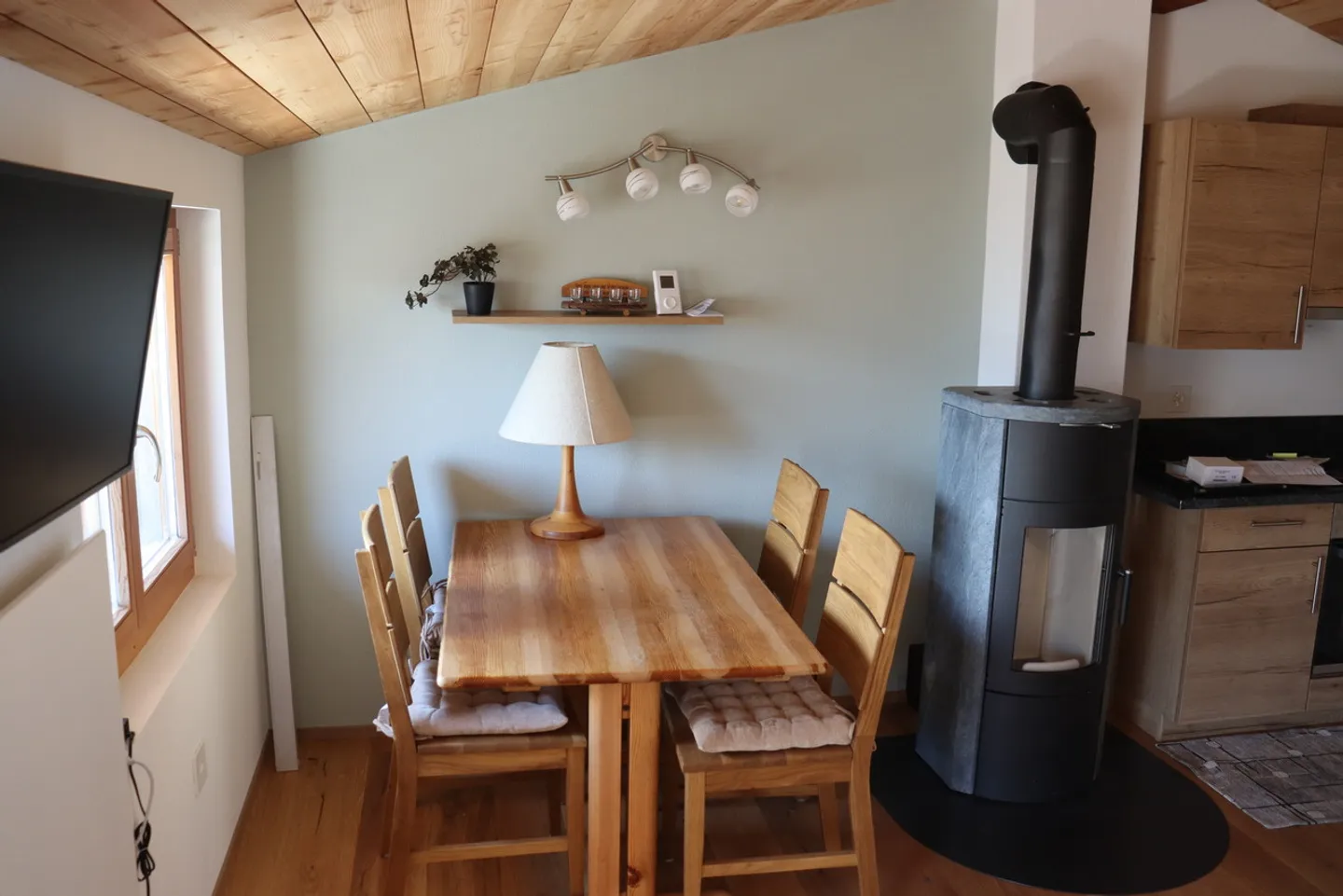 Sunny holiday home with mountain panorama - Charm & modern coziness - Photo 4 of 17