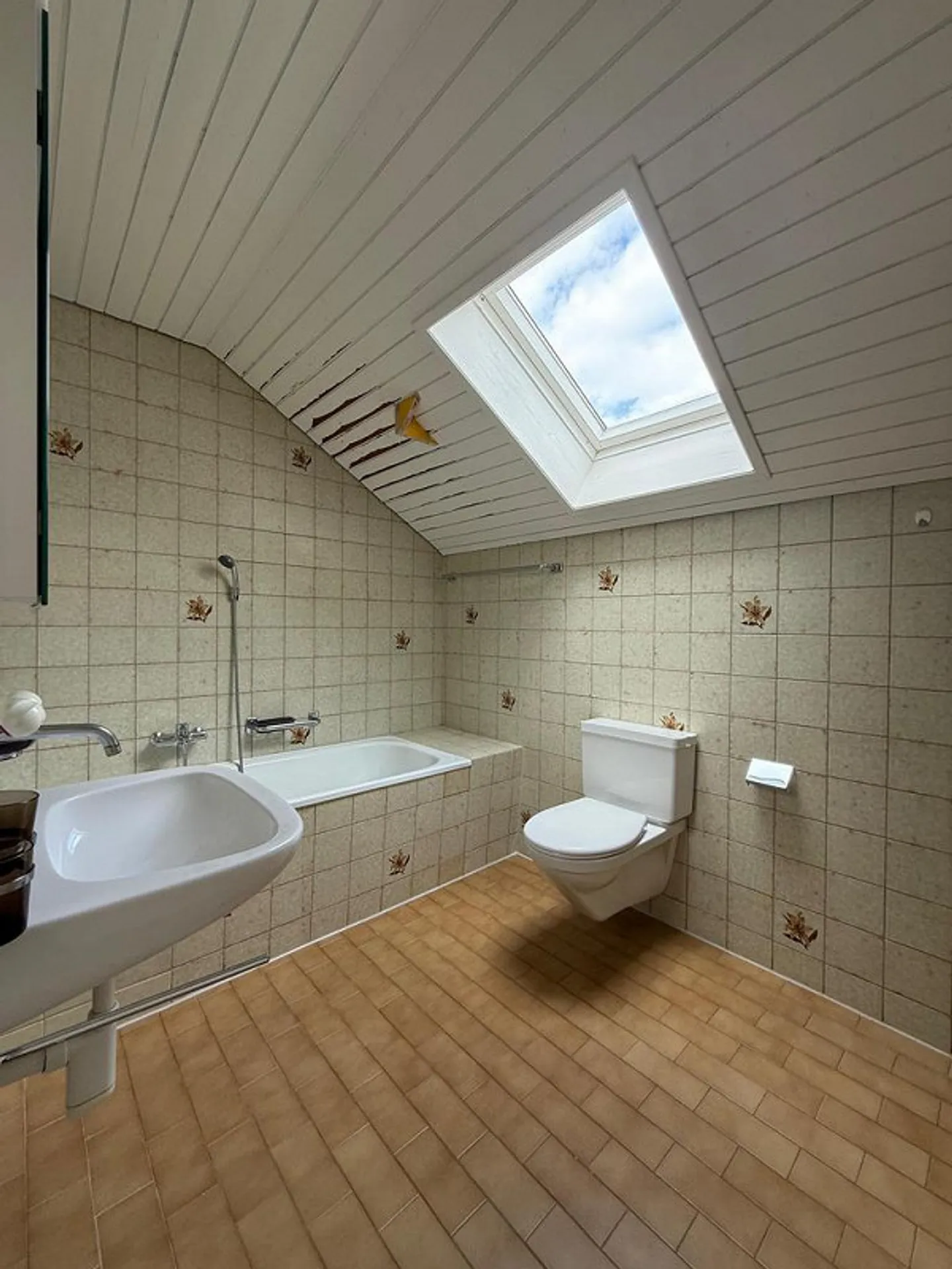 Grosszügige 3.5-Zimmerdachwohnung mit Balkon - Foto 7 von 12