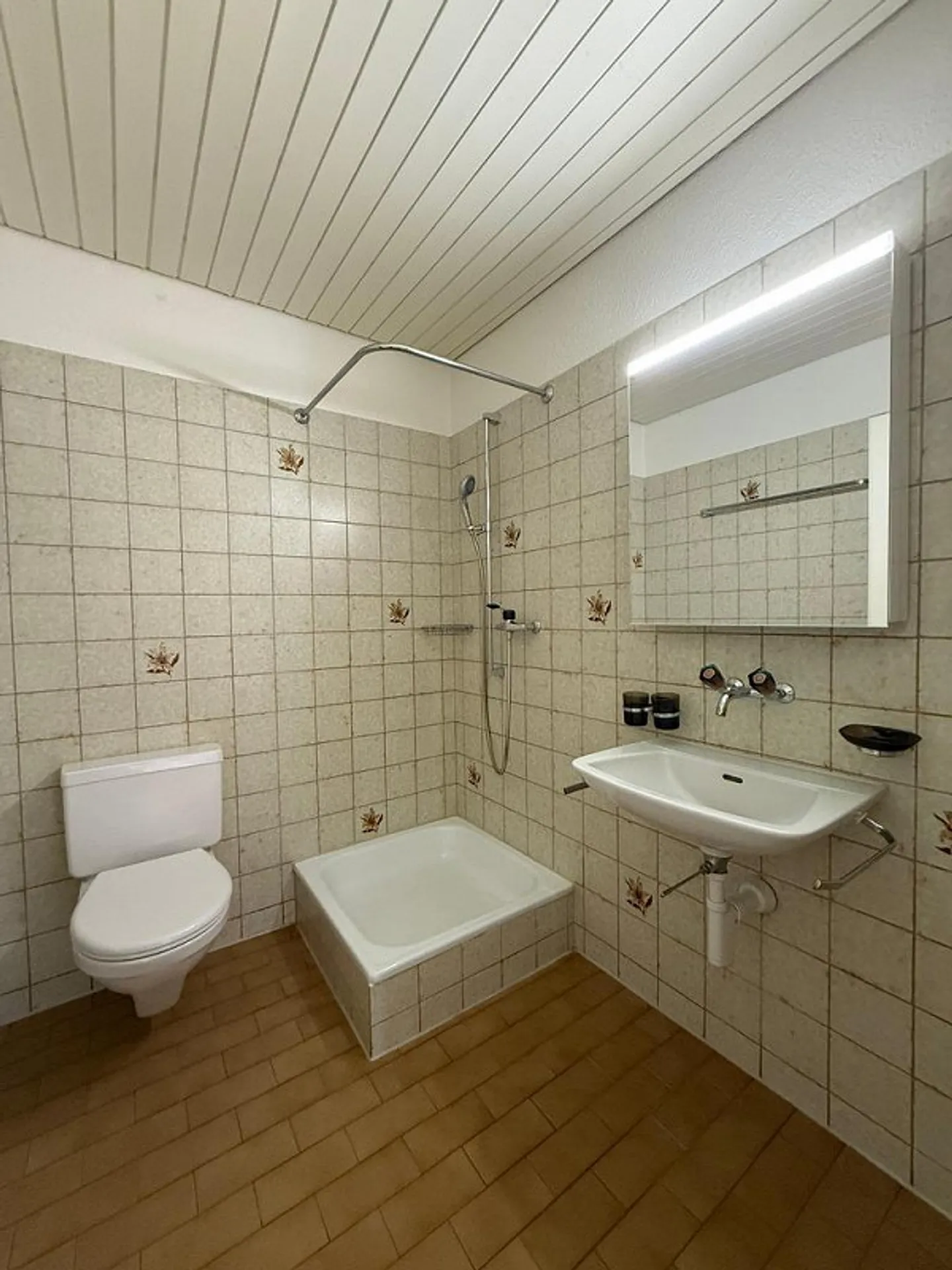 Grosszügige 3.5-Zimmerdachwohnung mit Balkon - Foto 11 von 12