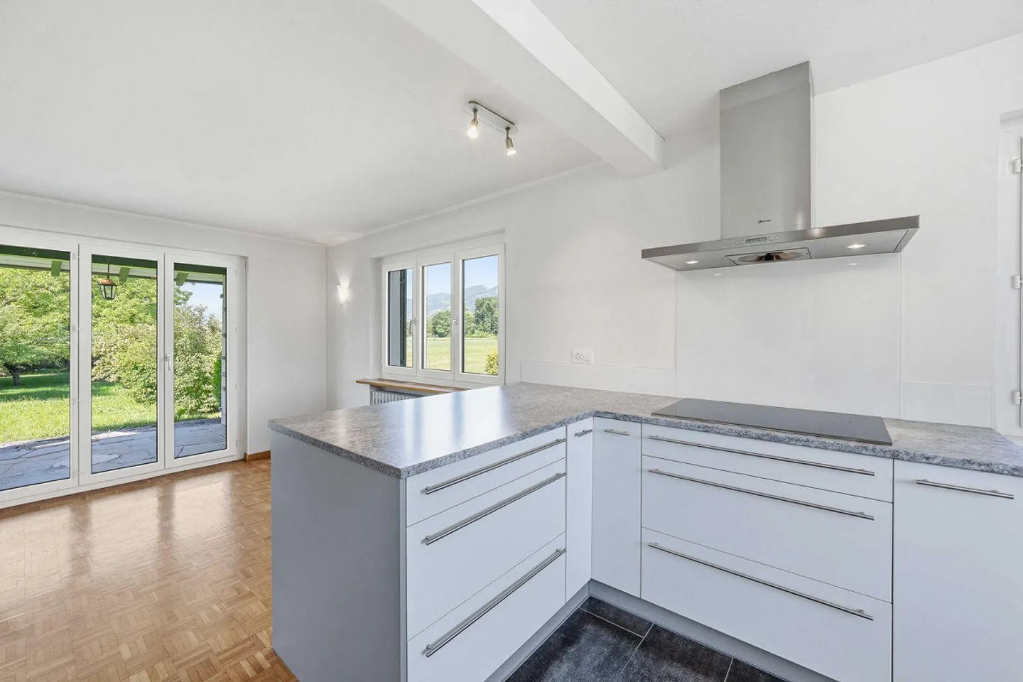 Casa unifamiliare di 6,5 stanze - Foto 3 di 11