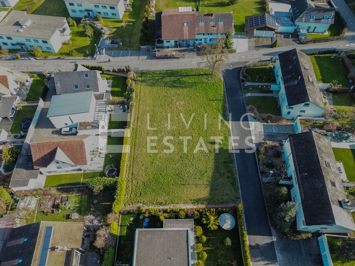 SHAPE YOUR FUTURE - SUNNY BUILDING LAND IN A DESIRABLE LOCATION - Photo 4 of 6