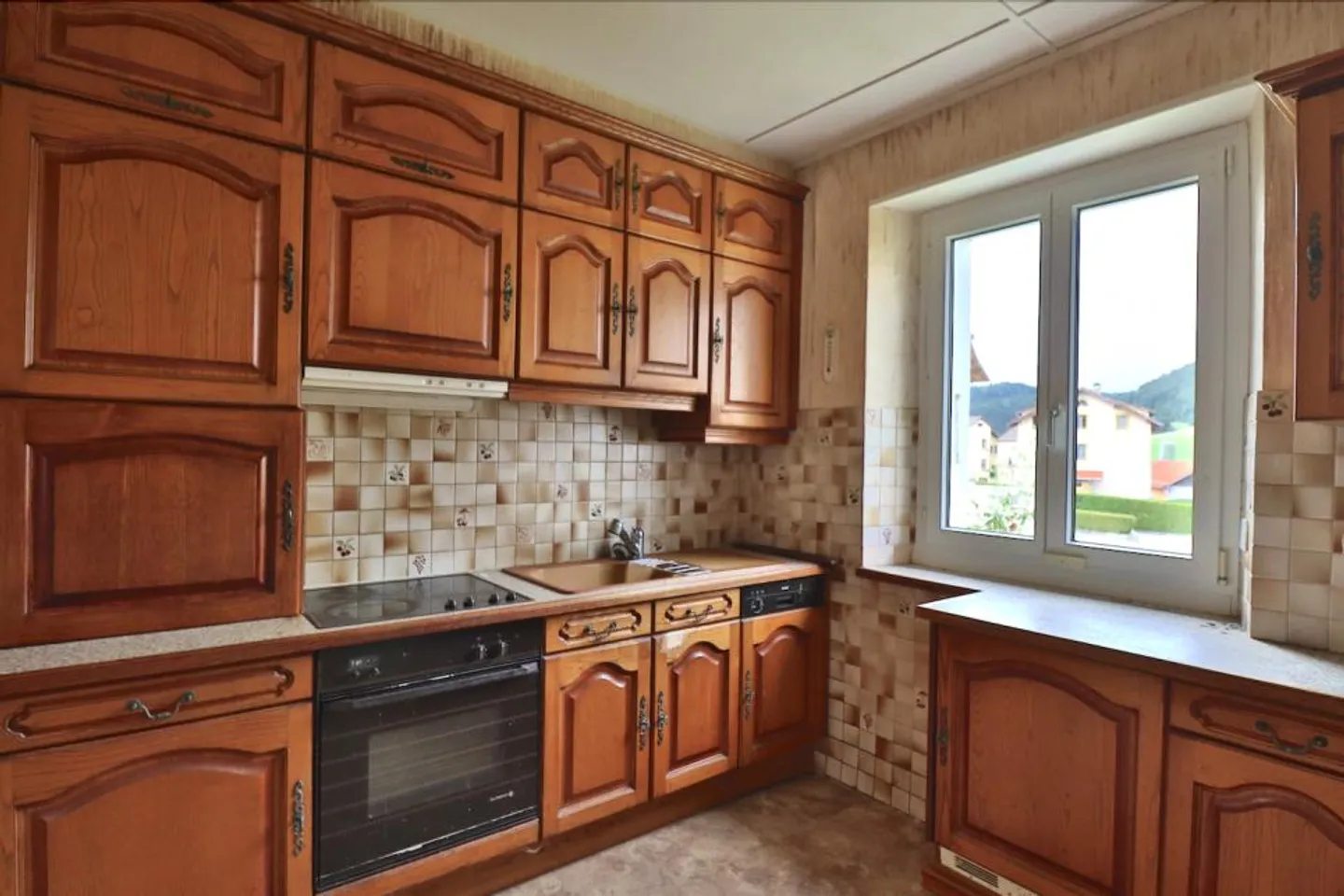 Charming House in the City Center for Renovation - Photo 6 of 13