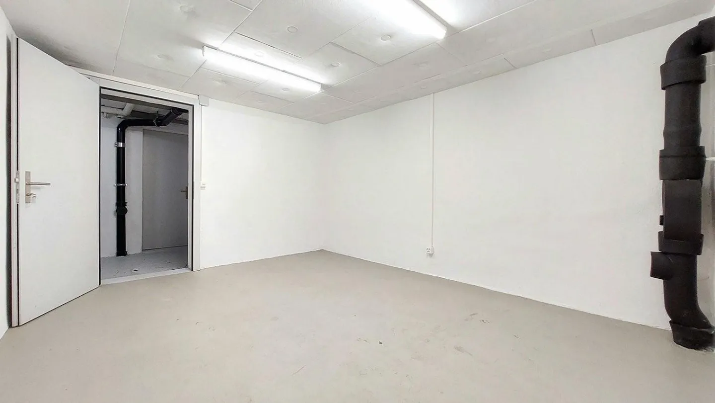 Salle de bricolage de 14 m² au sous-sol - Photo 1 sur 3