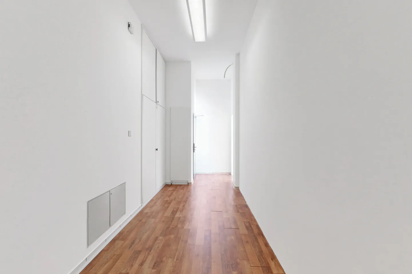 125m2 commercial space on the ground floor - strategic accessibility in Manno - Photo 6 of 12