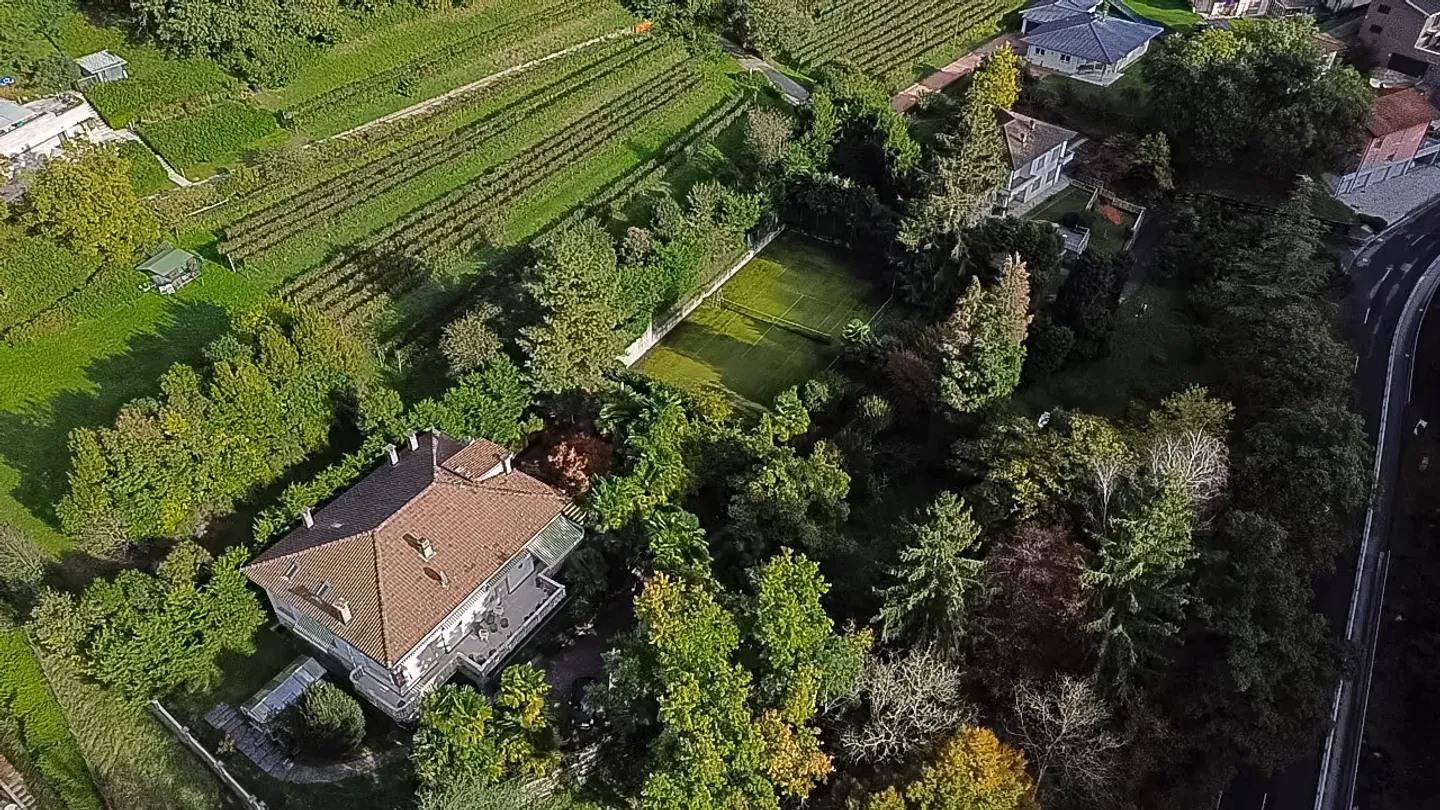 Villa con magnifico parco e campo da tennis - Foto 1 di 6