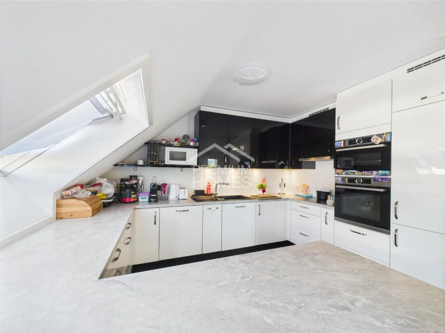 Stilvolles Wohnen auf zwei Ebenen - Foto 2 von 10