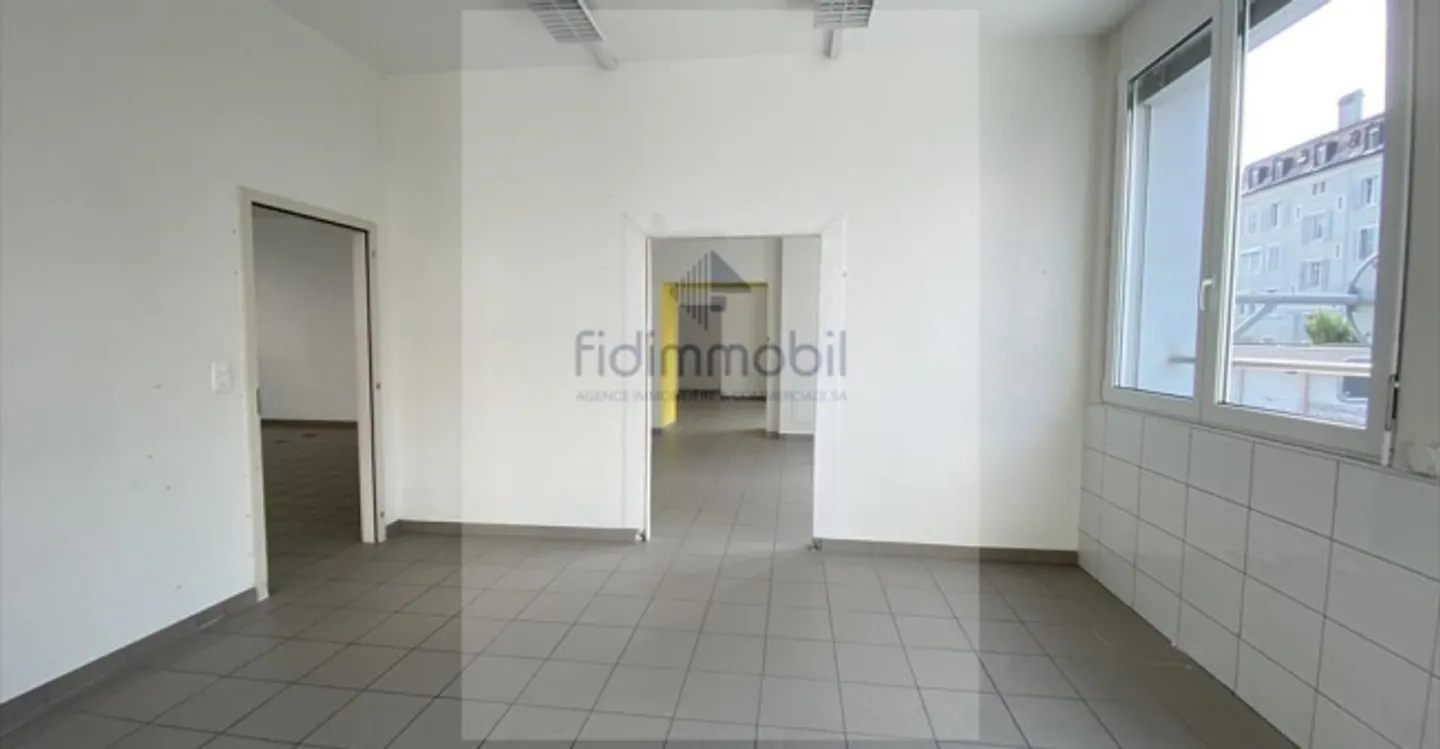 Edificio ad uso misto in affitto - Foto 6 di 9