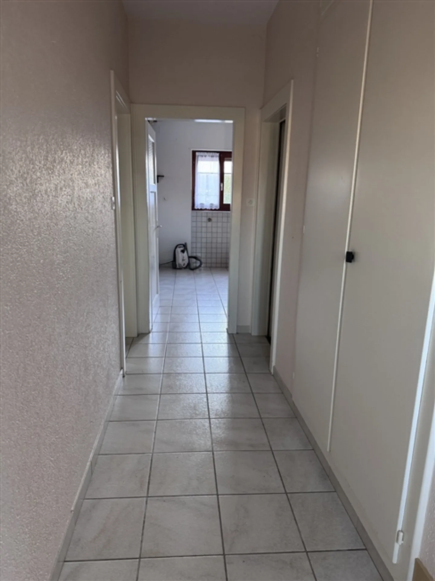 Villars-le-Grand, maison individuelle avec 3,5 pièces, 120 m² + jardin - Photo 5 sur 13