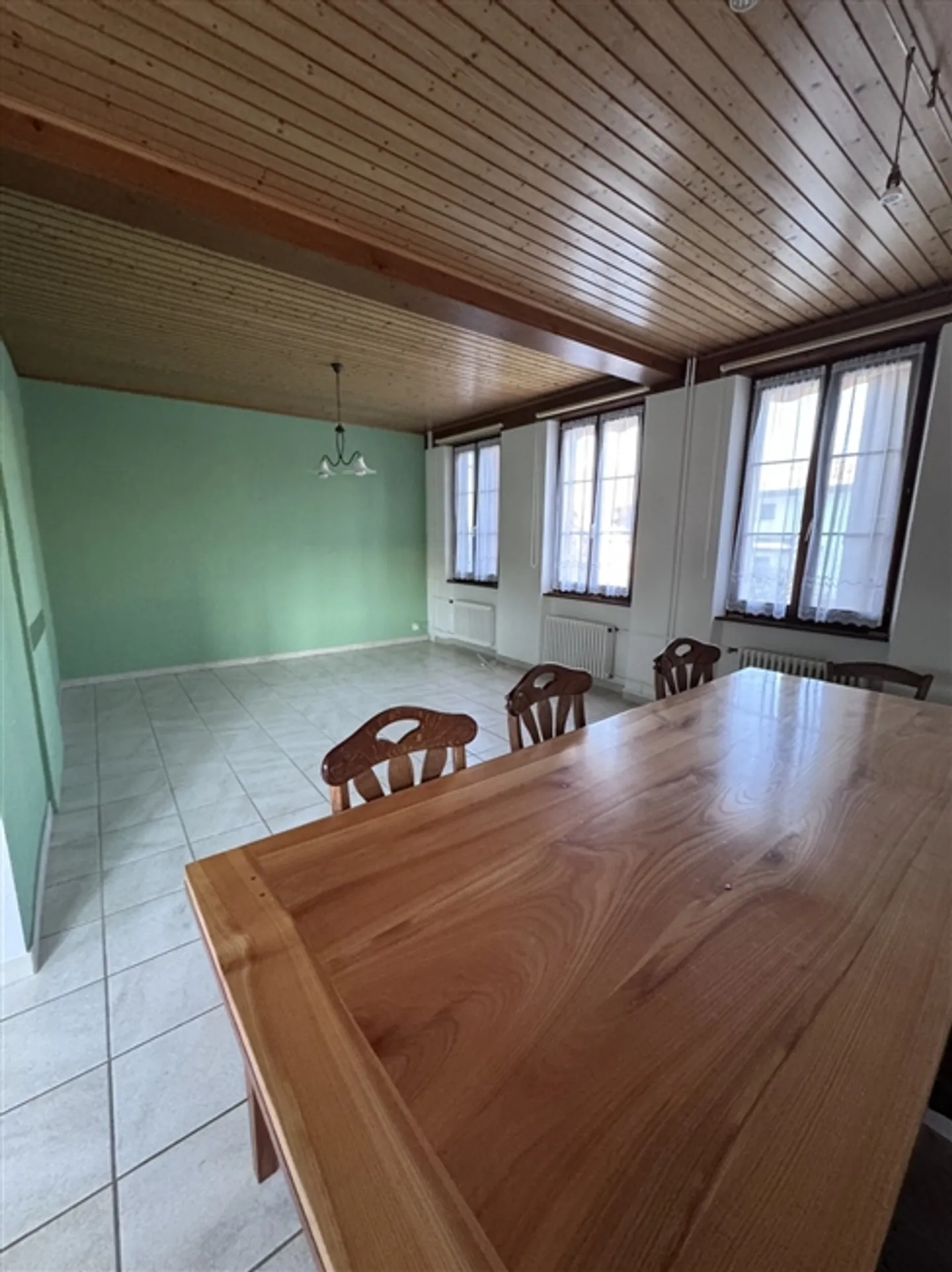 Villars-le-Grand, maison individuelle avec 3,5 pièces, 120 m² + jardin - Photo 8 sur 13