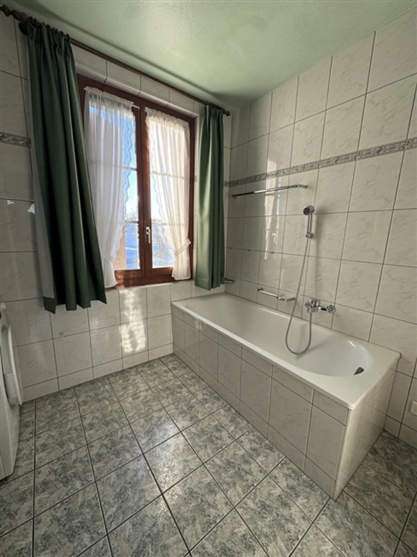 Villars-le-Grand, maison individuelle avec 3,5 pièces, 120 m² + jardin - Photo 12 sur 13