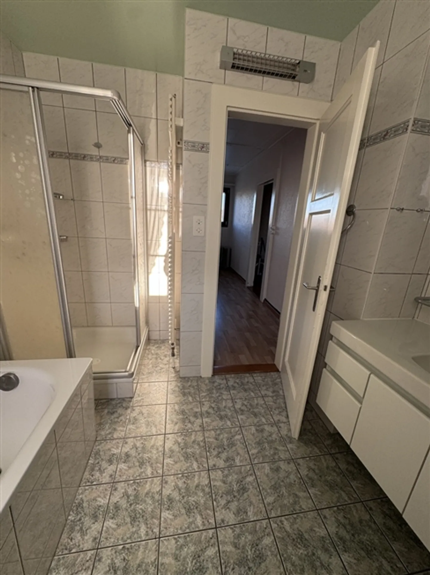 Villars-le-Grand, maison individuelle avec 3,5 pièces, 120 m² + jardin - Photo 13 sur 13