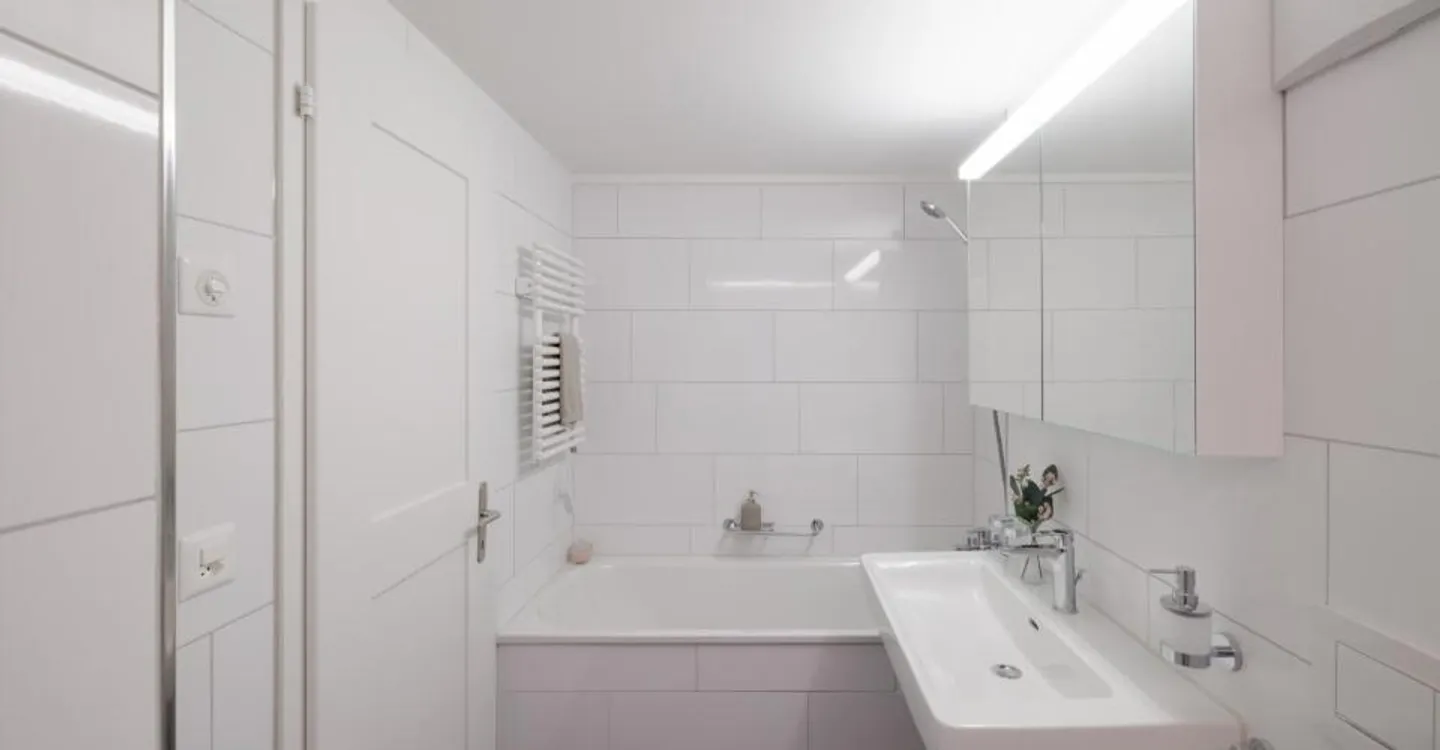 Appartamento luminoso con piscina - Foto 4 di 7