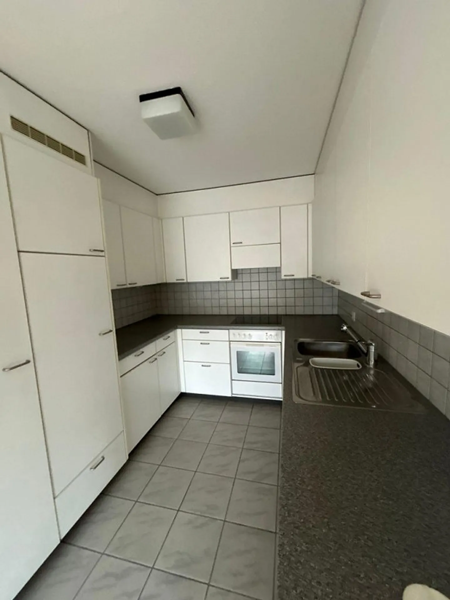 Helle 3.5 Zimmerwohnung per sofort zu vermieten! - Foto 4 von 5