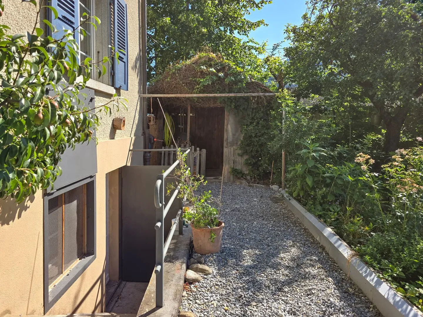 Charmantes Familienhaus mit Garten - Foto 48 von 65