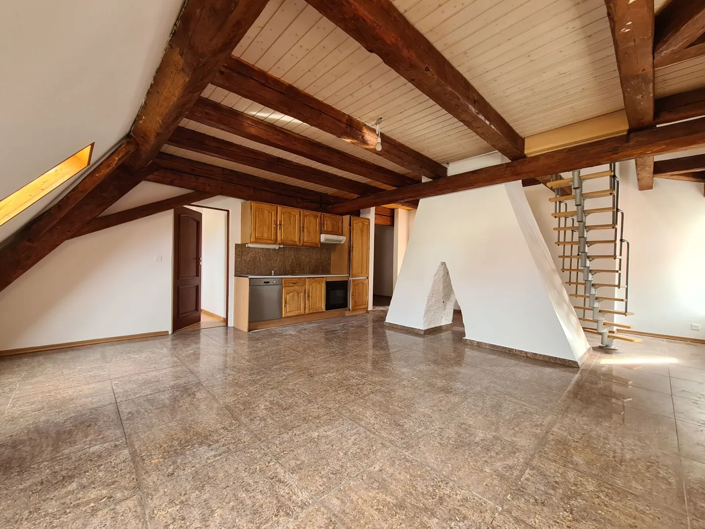 Spacious Duplex in La Chaux-de-Fonds - Photo 2 of 7