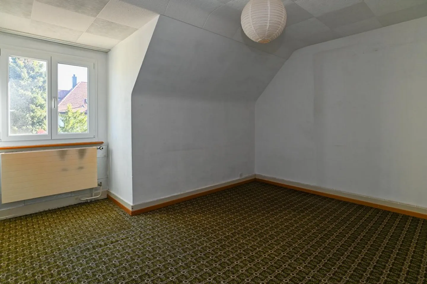 Semi-Detached House with Spacious Garden in Prime Location in Zelgli - Photo 13 of 13