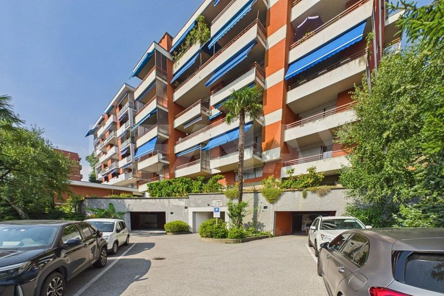 Appartamento di 4½ locali con giardino in posizione soleggiata - Foto 4 von 13