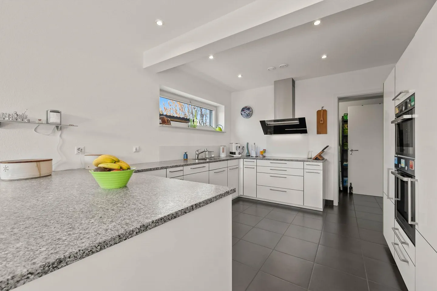 SPACIEUX & CONFORTABLE – MAISON INDIVIDUELLE MODERNE DE 5,5 PIÈCES - Photo 4 sur 5
