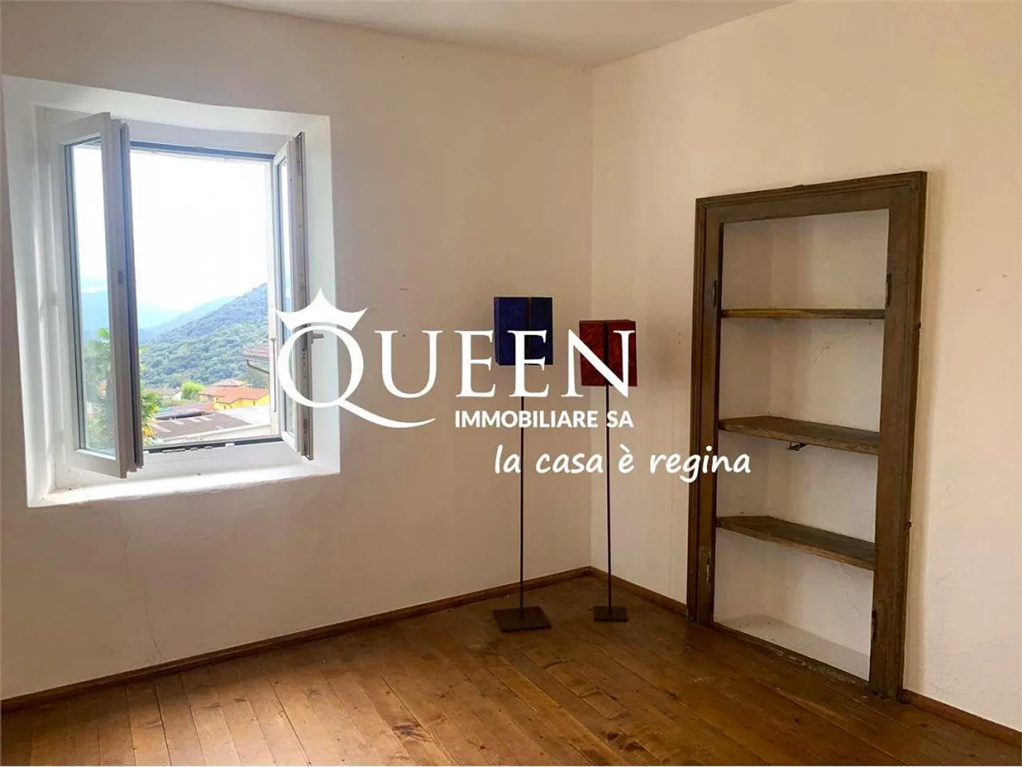 Novaggio: 8-room house, 308 sqm, in the nucleus with attached land 195 sqm - Photo 9 of 12