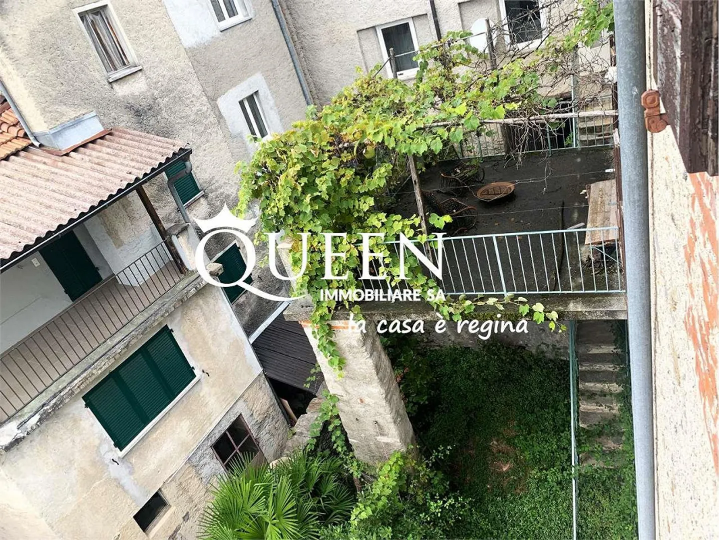 Novaggio: 8-room house, 308 sqm, in the nucleus with attached land 195 sqm - Photo 12 of 12