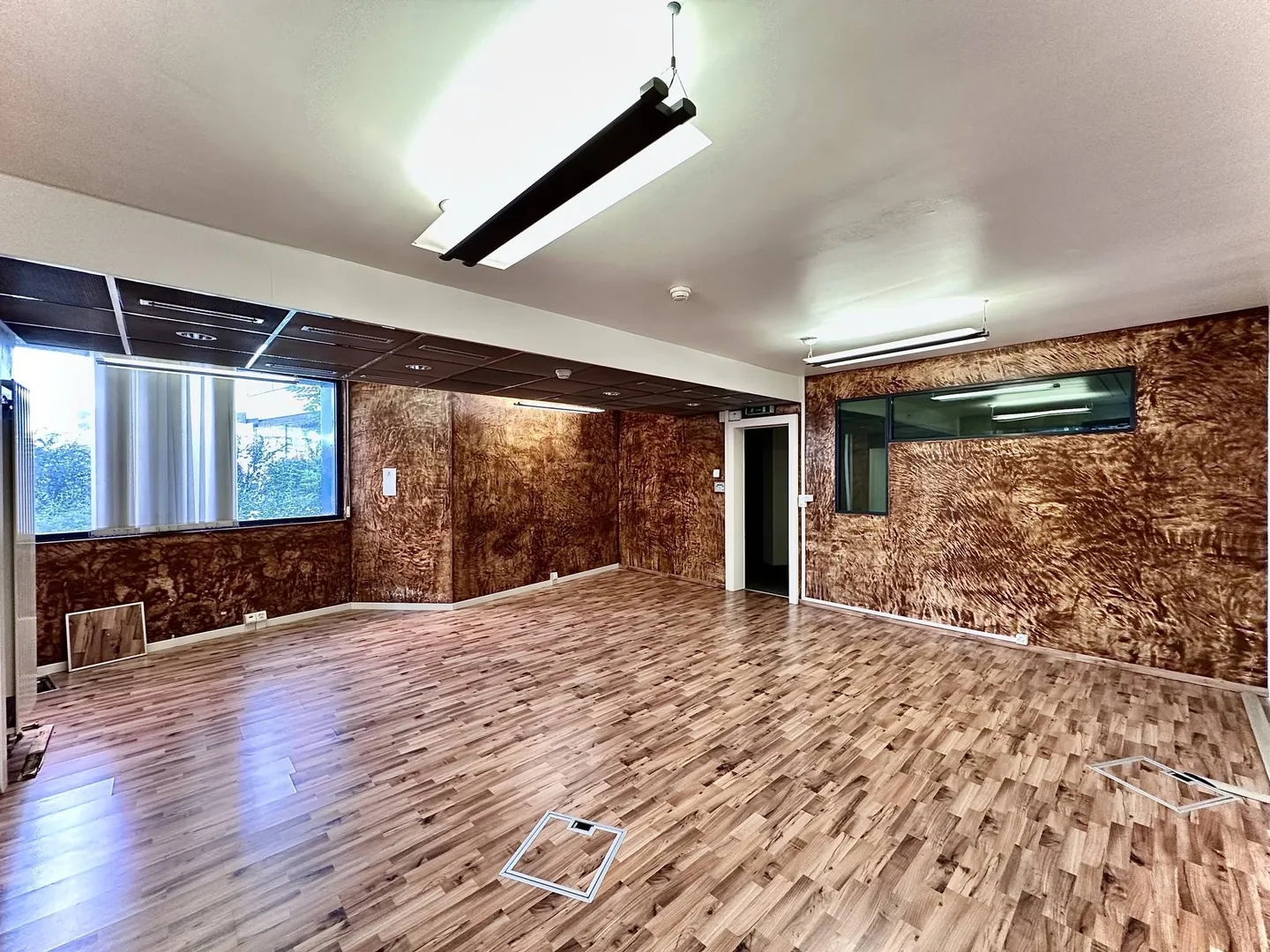 Showroom, offices, premises of 180 m2 for rent in La Chaux-de-Fonds - Photo 4 of 7